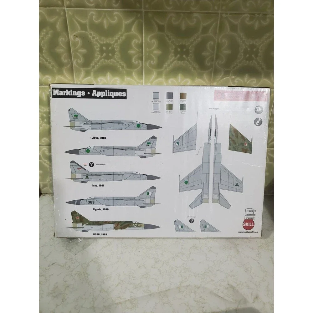 Hobby Craft MiG-25 “Foxbat” 1:72 HC1312 Model Airplane Kit Open Box